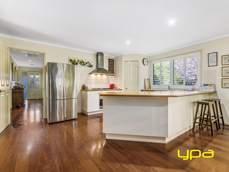 4 Bluebell Court, Melton West VIC 3337