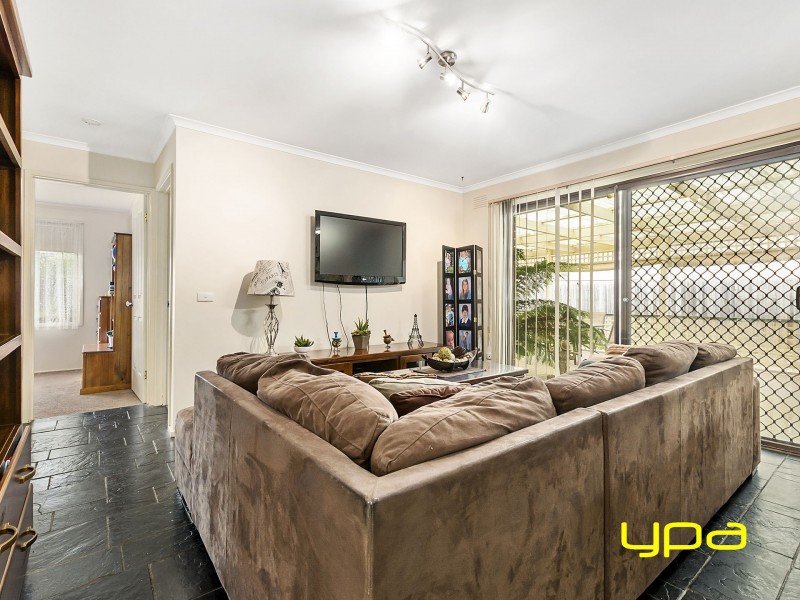 12 Bridgeford Crescent, Melton South VIC 3338