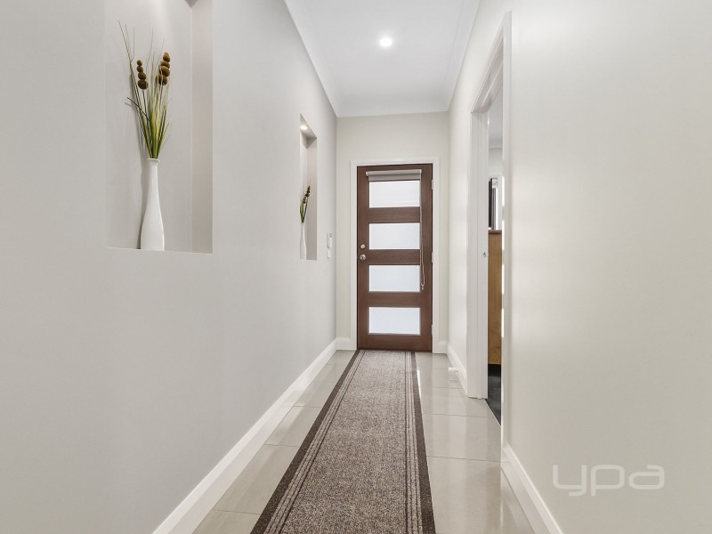 11 Moor Park Avenue, Melton West VIC 3337