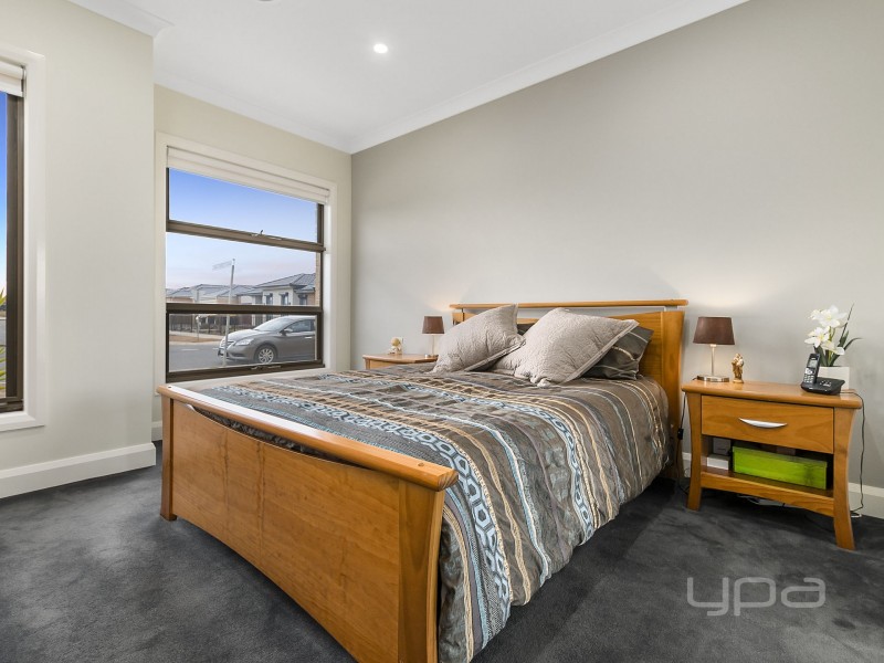 11 Moor Park Avenue, Melton West VIC 3337