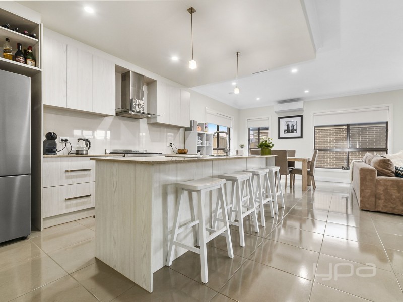 11 Moor Park Avenue, Melton West VIC 3337