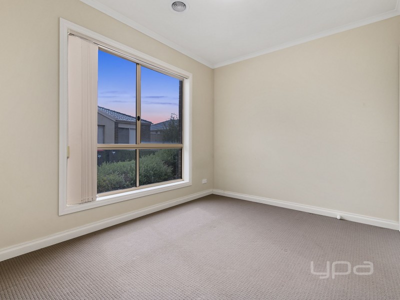 7/3 Austin Place, Melton South VIC 3338