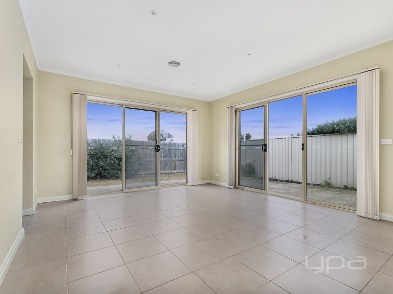 7/3 Austin Place, Melton South VIC 3338