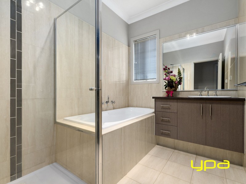 65 Lakewood Boulevard, Melton VIC 3337