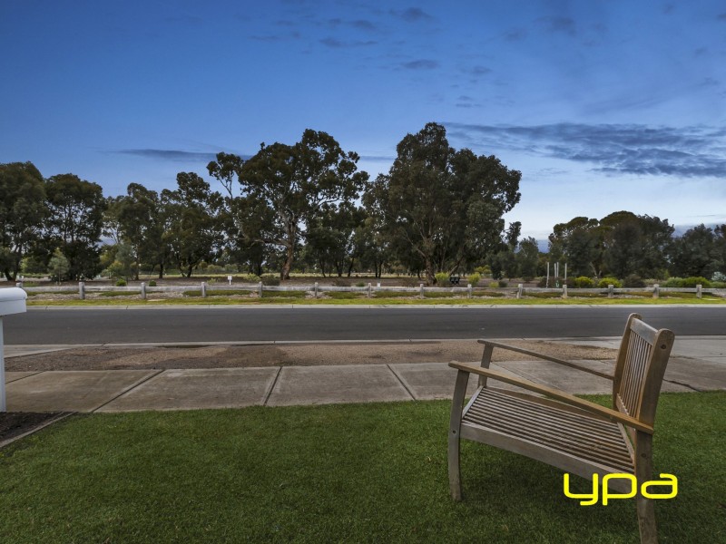 65 Lakewood Boulevard, Melton VIC 3337