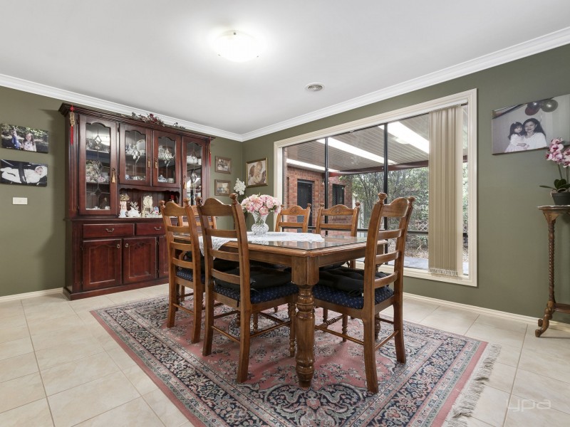 30 Ironbark Way, Brookfield VIC 3338