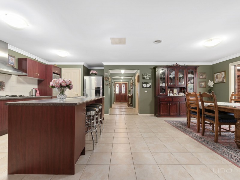 30 Ironbark Way, Brookfield VIC 3338