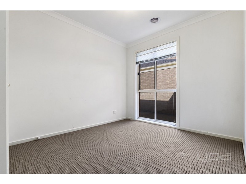 3 Jolley Rise, Melton West VIC 3337