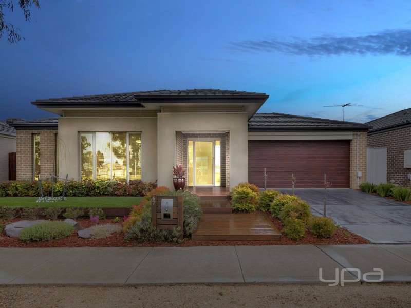 67 Bangalay Drive, Brookfield VIC 3338