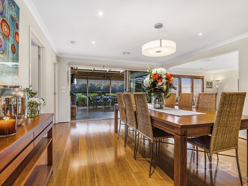 67 Bangalay Drive, Brookfield VIC 3338