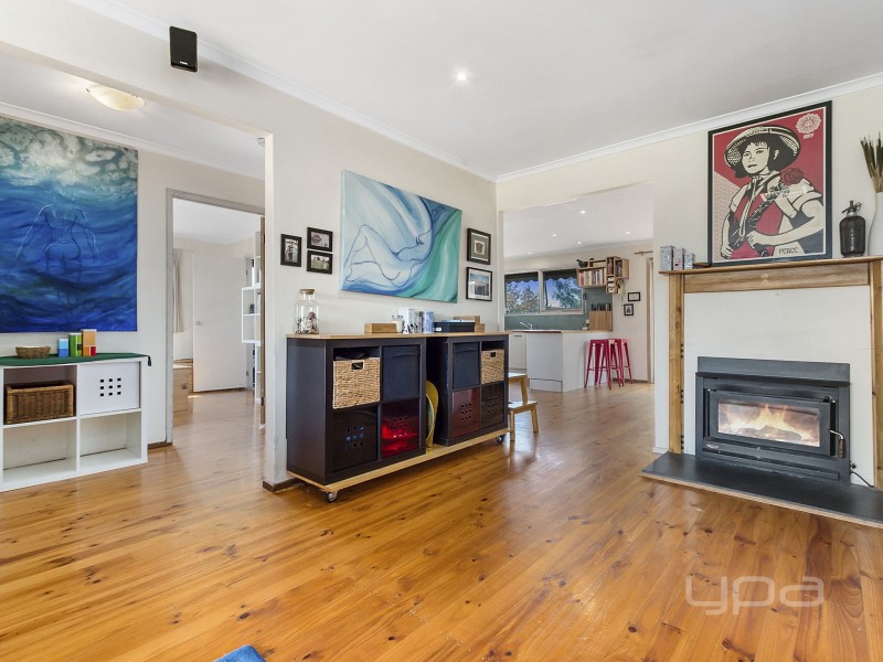 9 Exell Avenue, Melton South VIC 3338