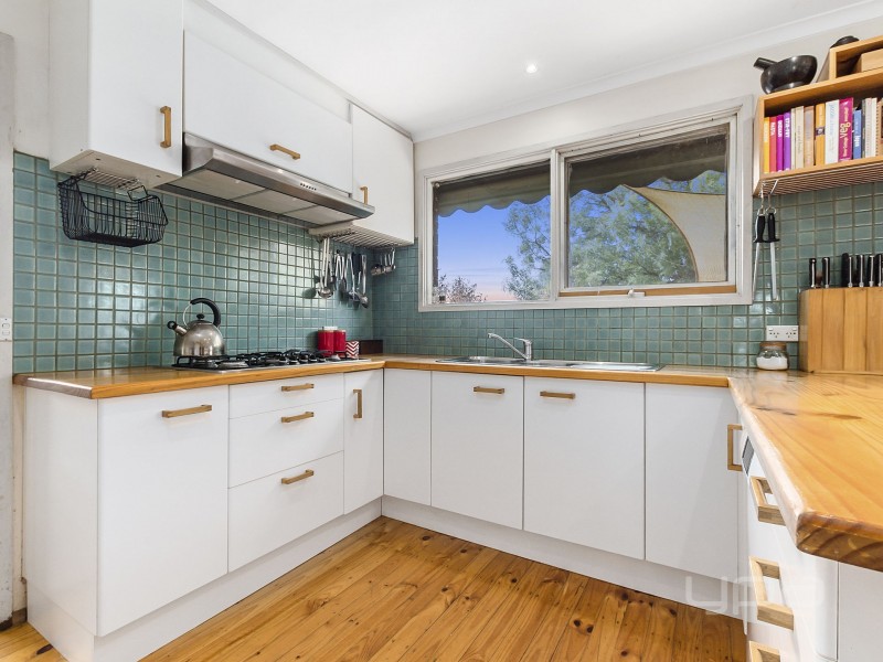 9 Exell Avenue, Melton South VIC 3338