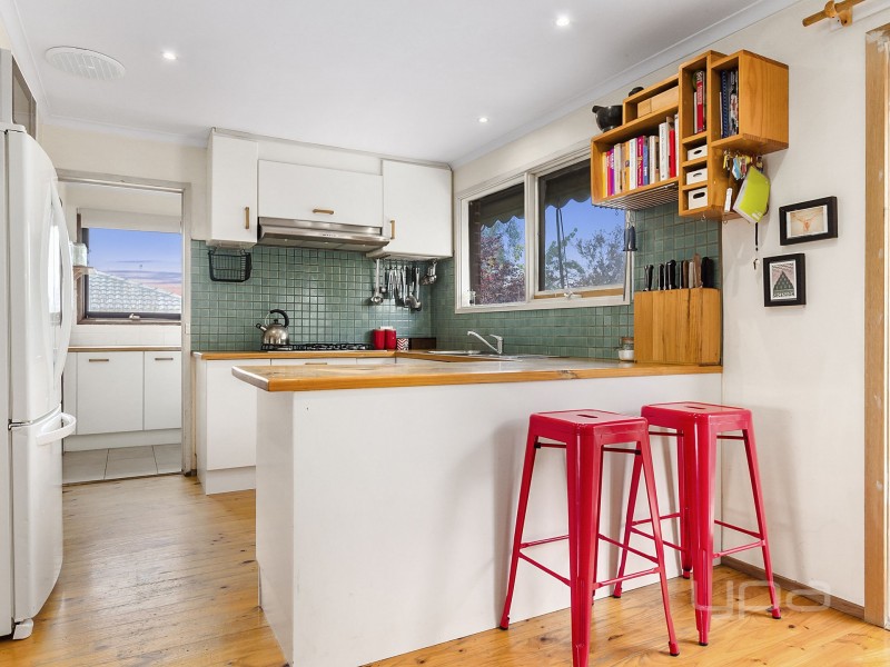 9 Exell Avenue, Melton South VIC 3338