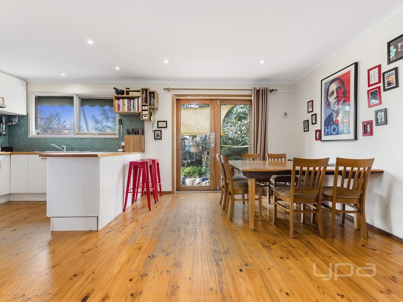 9 Exell Avenue, Melton South VIC 3338