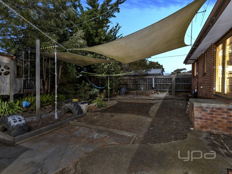 9 Exell Avenue, Melton South VIC 3338