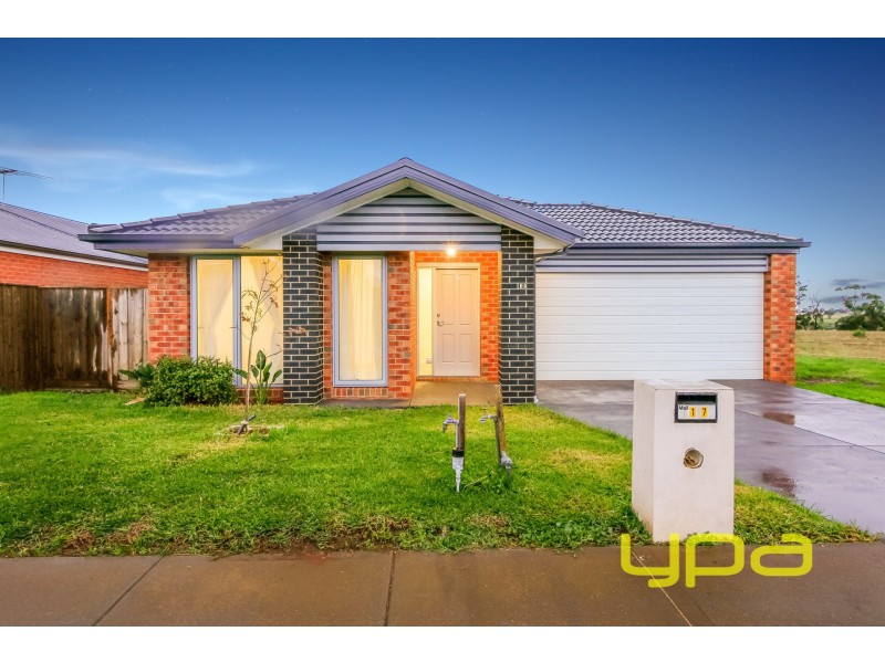 17 Longford Crescent, Melton South VIC 3338