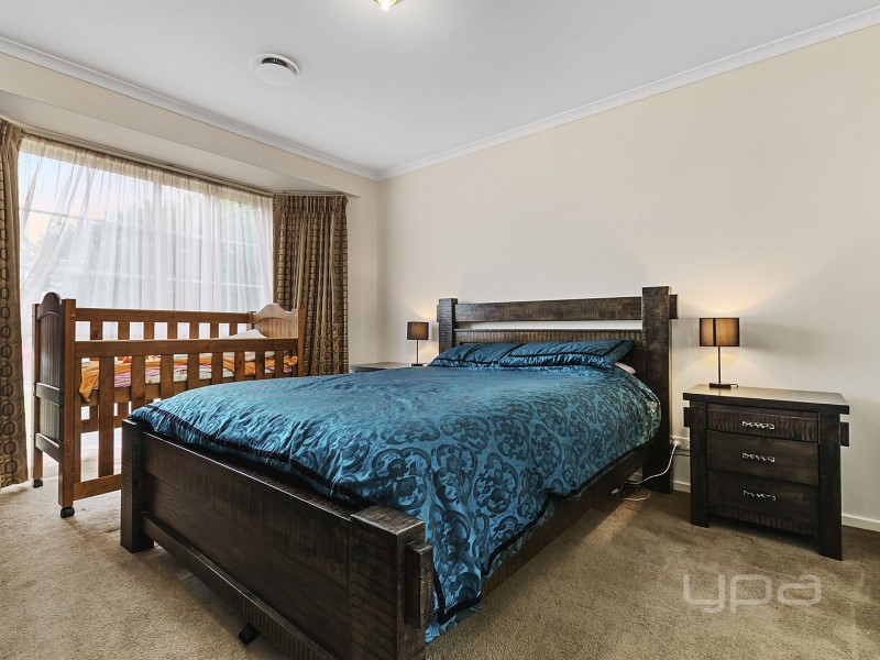 13 Simon Court, Brookfield VIC 3338