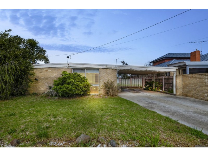 5 Cassia Road, Melton VIC 3337