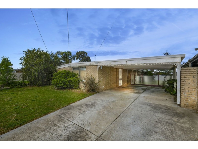 5 Cassia Road, Melton VIC 3337