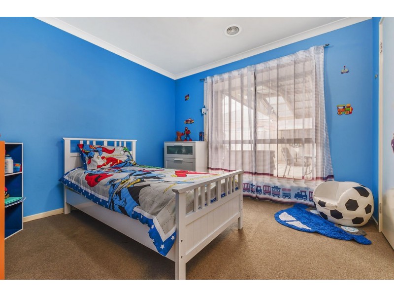 27 Bangalay Drive, Brookfield VIC 3338
