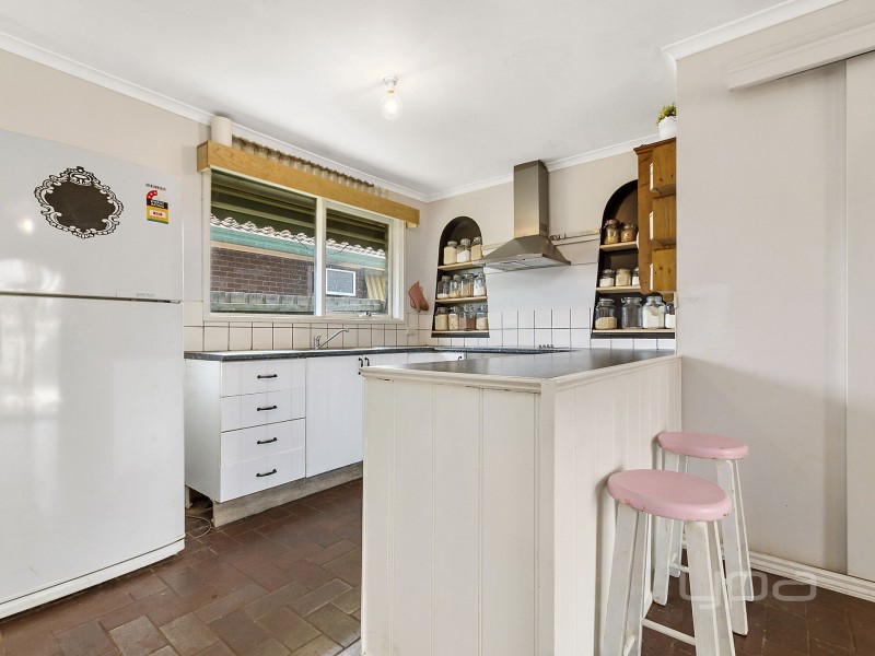 9 Richard Road, Melton South VIC 3338