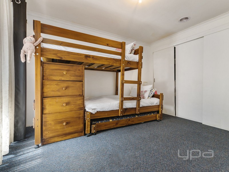 9 Richard Road, Melton South VIC 3338