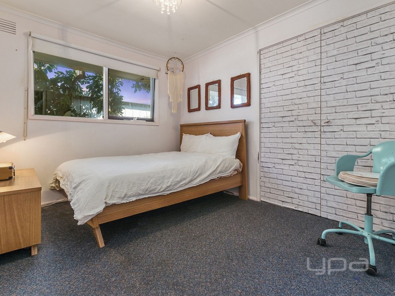 9 Richard Road, Melton South VIC 3338