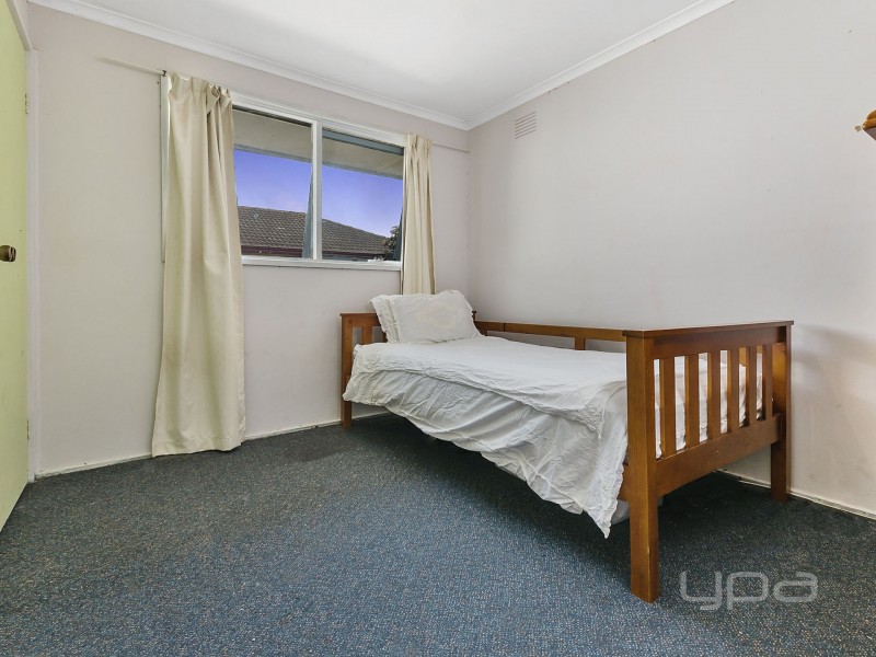 9 Richard Road, Melton South VIC 3338