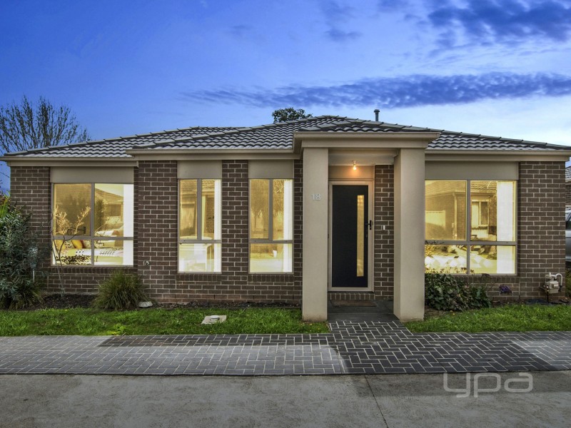 18/3 Austin Place, Melton South VIC 3338