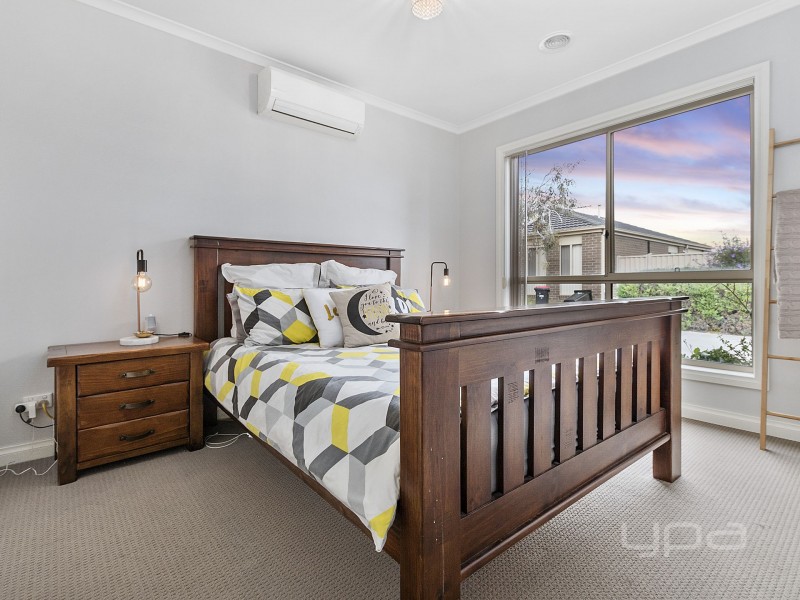 18/3 Austin Place, Melton South VIC 3338
