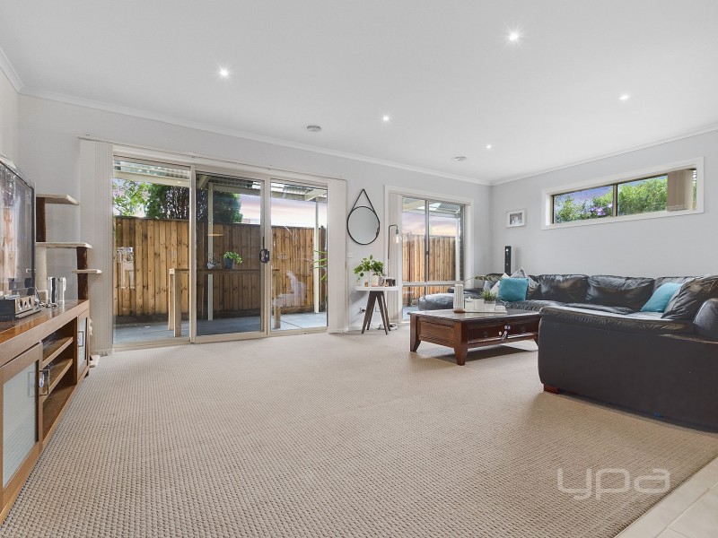 18/3 Austin Place, Melton South VIC 3338