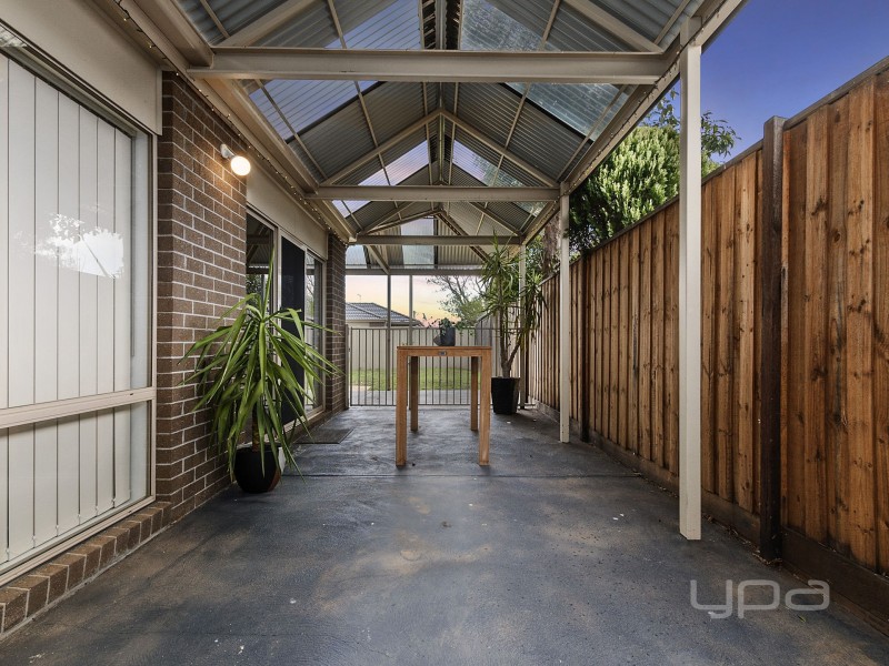 18/3 Austin Place, Melton South VIC 3338