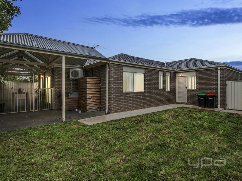 18/3 Austin Place, Melton South VIC 3338