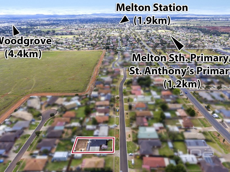 24 Denny Place, Melton South VIC 3338