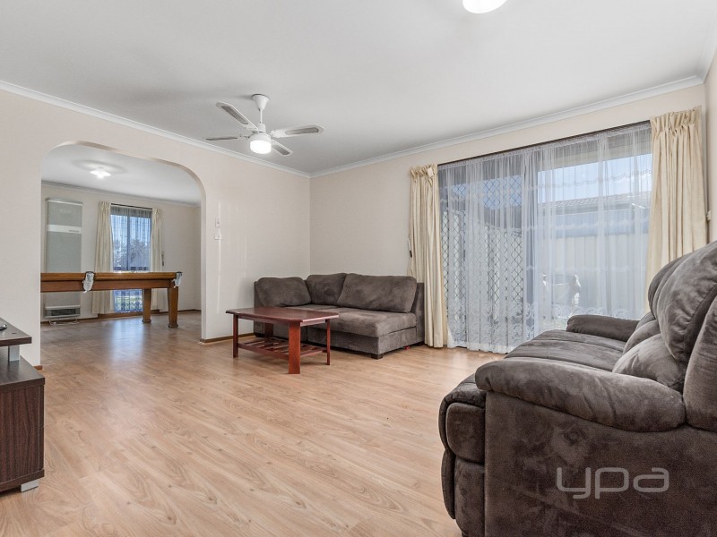 14 Mitchell Road, Melton South VIC 3338