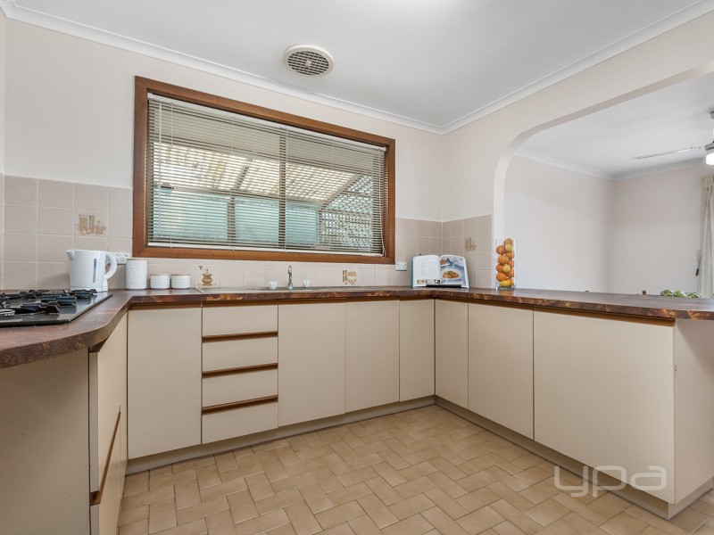 14 Mitchell Road, Melton South VIC 3338