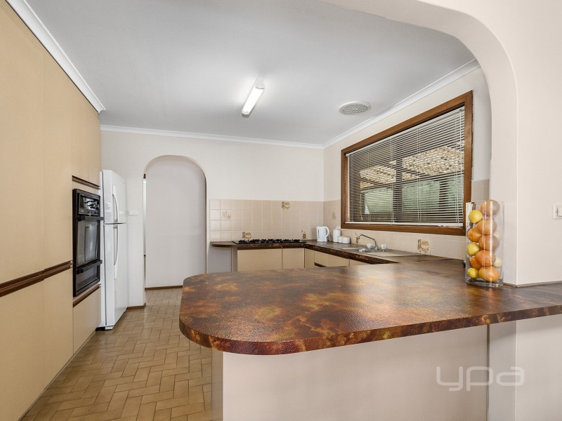 14 Mitchell Road, Melton South VIC 3338