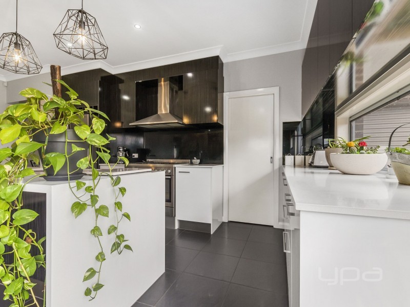 9 Lilac Court, Melton West VIC 3337