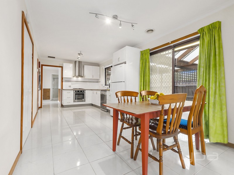 48 Coburns Road, Melton South VIC 3338