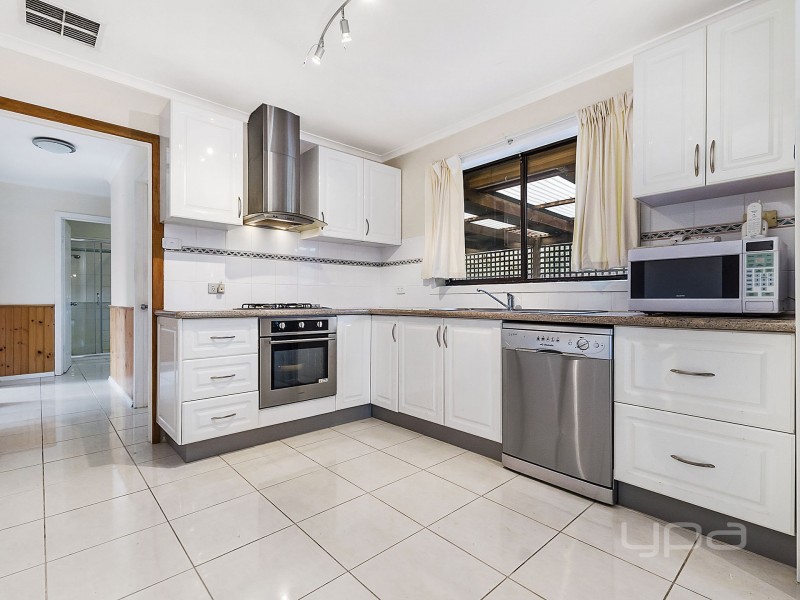 48 Coburns Road, Melton South VIC 3338