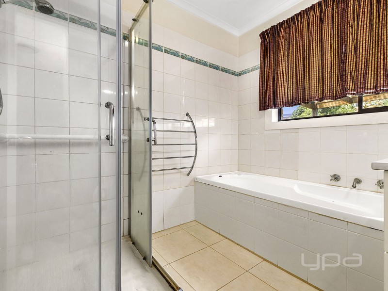 48 Coburns Road, Melton South VIC 3338