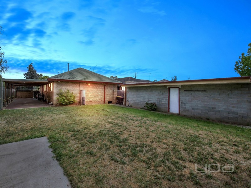 48 Coburns Road, Melton South VIC 3338