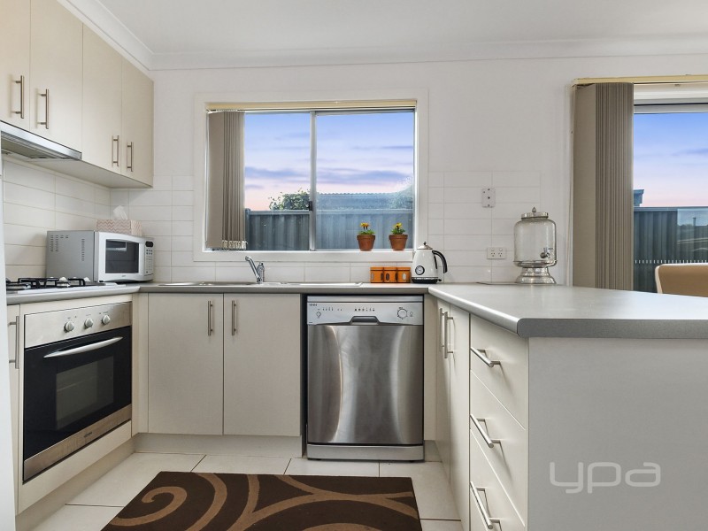 5 Poplar Close, Melton VIC 3337