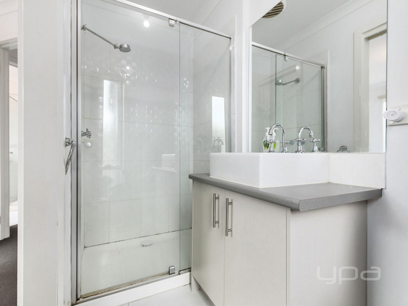 5 Poplar Close, Melton VIC 3337