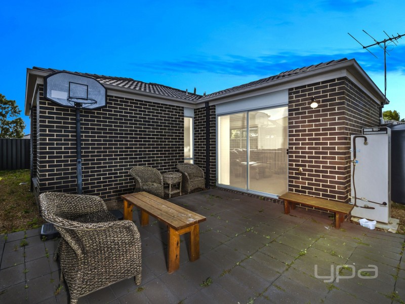 5 Poplar Close, Melton VIC 3337