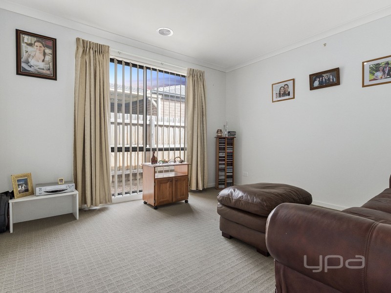 5 Kalamunda Court, Melton West VIC 3337