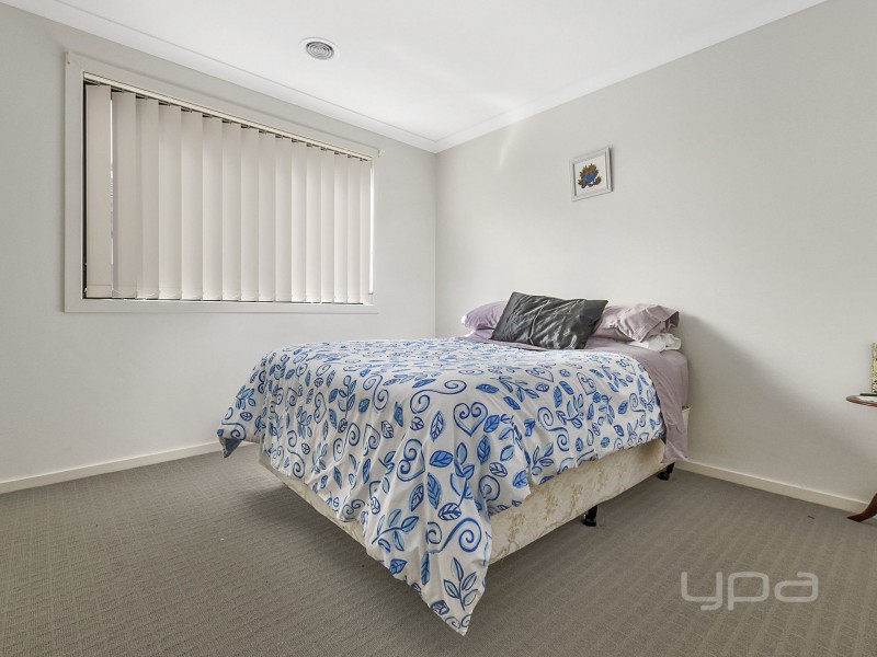 5 Kalamunda Court, Melton West VIC 3337