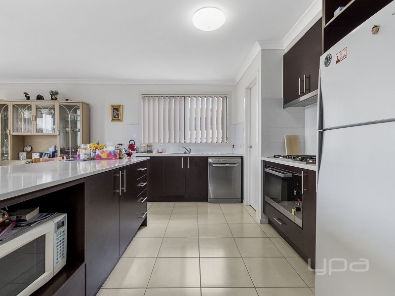 5 Kalamunda Court, Melton West VIC 3337