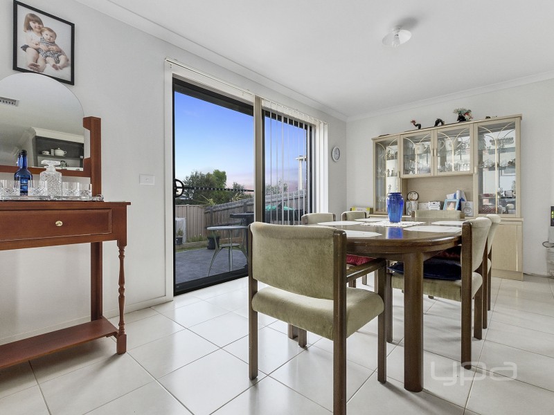 5 Kalamunda Court, Melton West VIC 3337