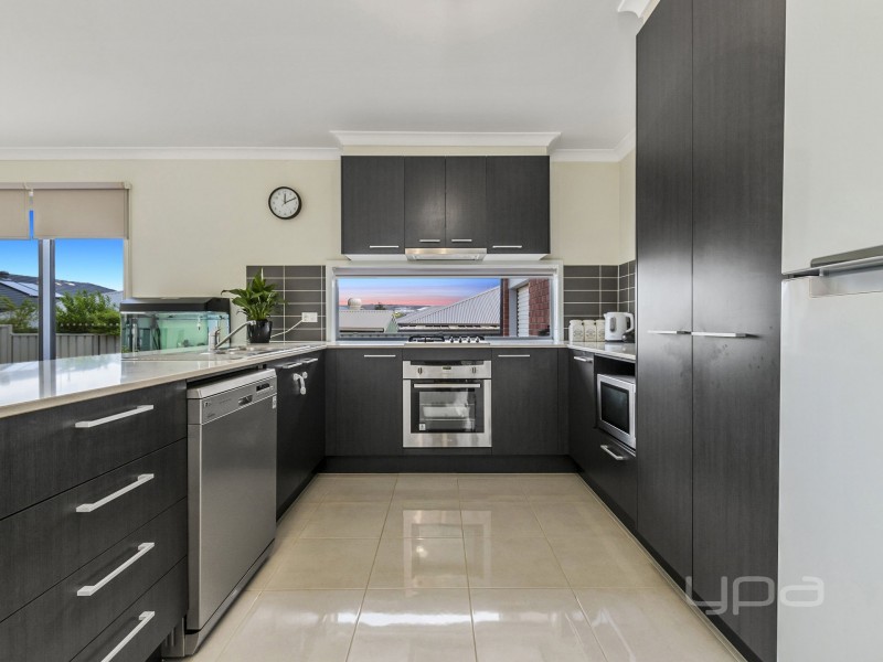 10 Wimpara Crescent, Maddingley VIC 3340